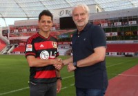 Chicharito Hernández jugará en Bayern Leverkusen