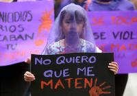 Con marcha las mujeres exigen un alto a feminicidios